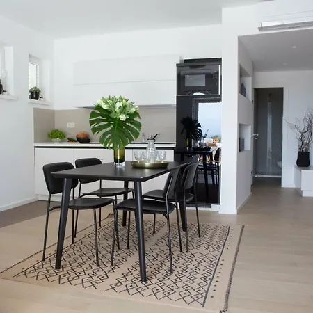 Pegasus & Апартаменти *