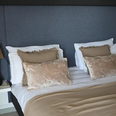 Pegasus & Макарська